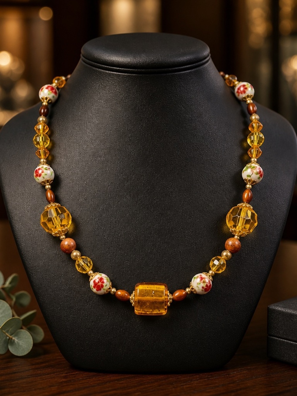 Elegant Amber Beaded Women's Necklace - Floral Accent